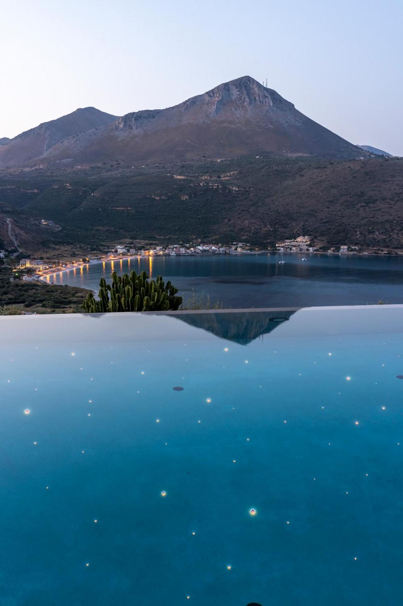 Manifest Boutique Hotel 이틸로 외부 사진